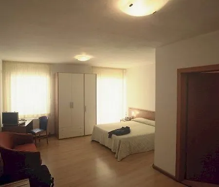 Hotel Scarano 3*